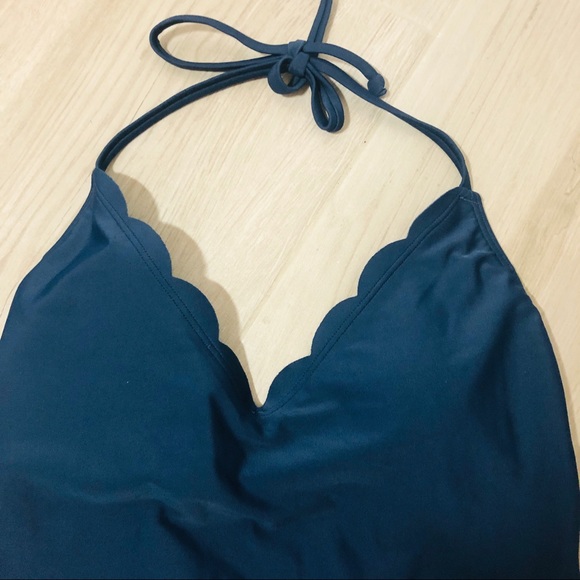 Hollister Swimsuit - Picture 2 of 5